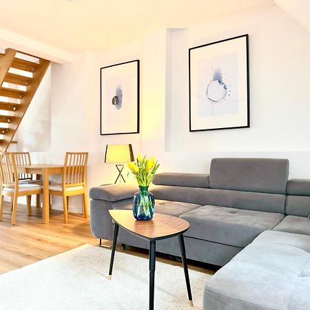 Apartament Pietrowy W Centrum Klodzka Z Darmowym Parkingiem โควอตสโก ภายนอก รูปภาพ