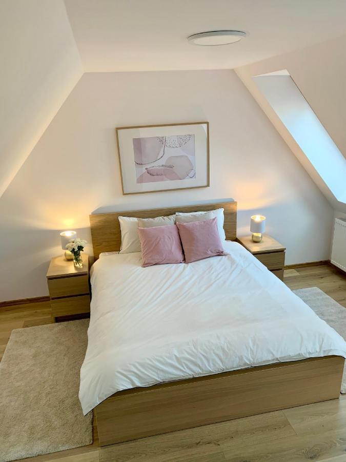 Apartament Pietrowy W Centrum Klodzka Z Darmowym Parkingiem โควอตสโก ภายนอก รูปภาพ
