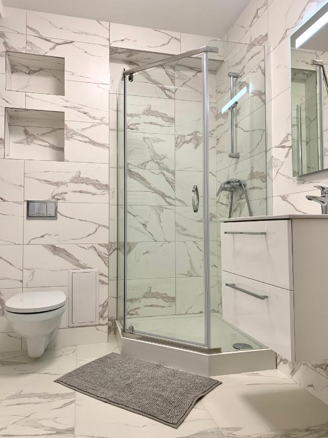Apartament Pietrowy W Centrum Klodzka Z Darmowym Parkingiem โควอตสโก ภายนอก รูปภาพ
